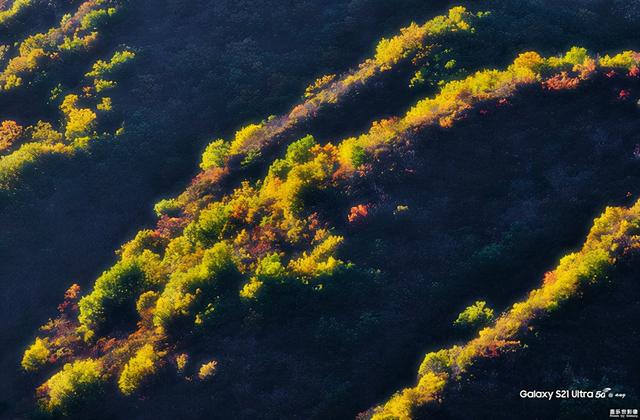 三星Galaxy S21 Ultra 5G遇见山岭秋天