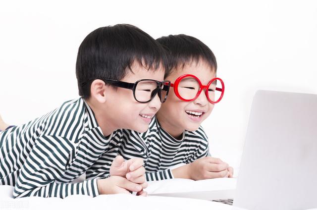 挣钱和陪孩子哪个更加重要