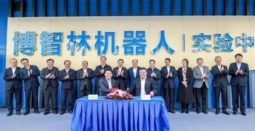 商界女强人：年仅40岁就7次成中国女首富，手握千亿帝国