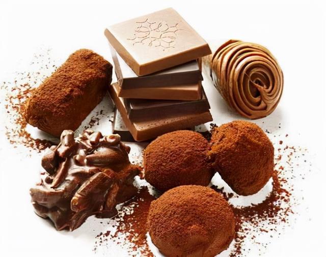 老年痴呆是“吃”出来的吗？这4种食物，少吃一点，大脑更有活力