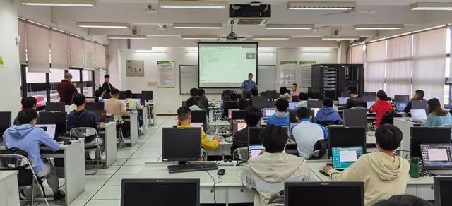 广工携手华为首开“智能基座”产教融合创新实践课程