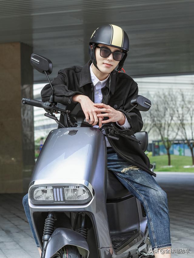 续航100公里，外观精致，有智能解锁功能，3款绿源电动车来了