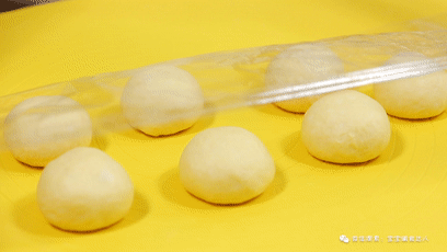 给娃做辅食的第十年！这个饼操作0失败，烤箱都不用开