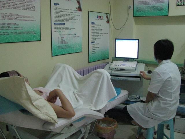 45岁以后再生娃，宝妈过得是什么样的生活？三种完全不同的人生