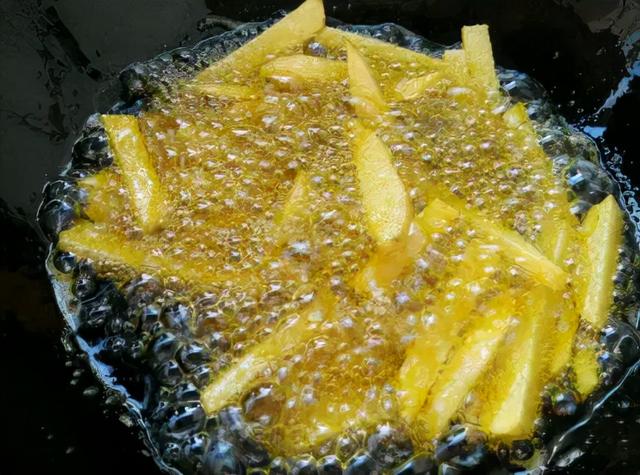 内分泌学期刊指出：大豆油会增加肥胖、糖尿病的风险？还能吃吗？