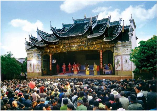 皋陶文创乐园开业!308米广播电视塔亮了!