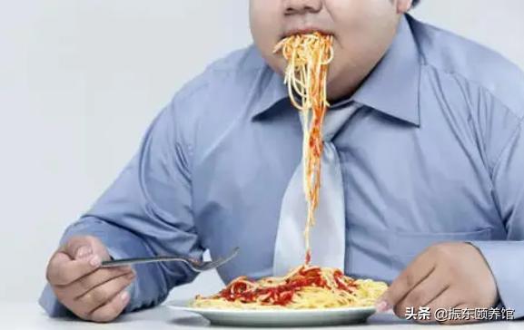 心脏不好的人，吃饭要注意这4点