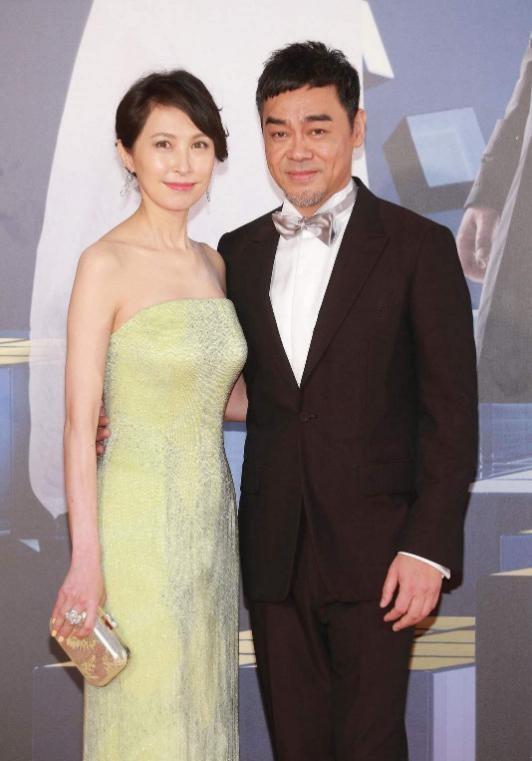 从神仙颜值，到曾志伟感慨"惨不忍睹"，是谁"毁灭"了香港小姐？