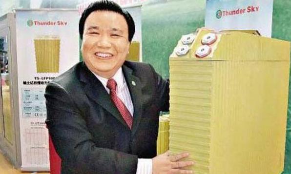 中国锂电池大王：捐美国千万美元称中国穷与他无关，下场令人唏嘘