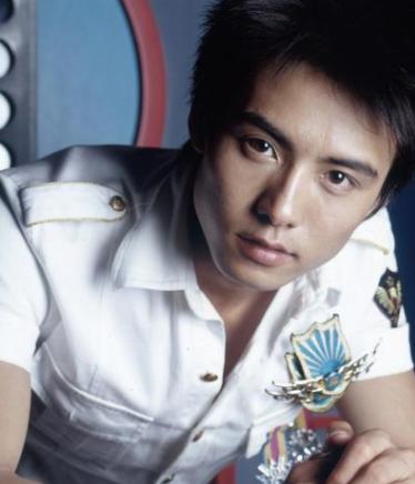 这6个明星明明是纯天然，却像极了整容脸，你看走眼几个？