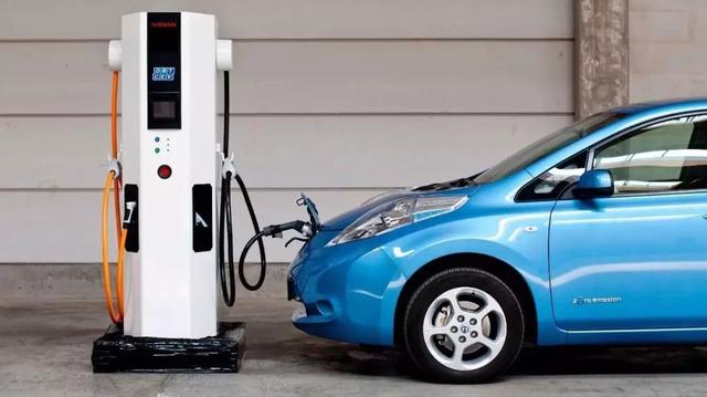 电动汽车快充伤电池吗，要效率还是要安全，频繁快充对新能源车电池有伤害吗