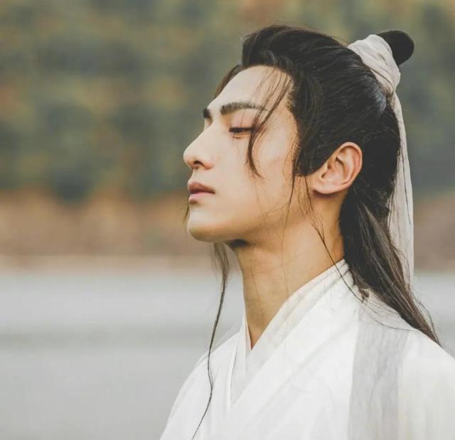 演不了古装美男就别演了 看看这5位男星的古装 那才叫一眼难忘 全网搜