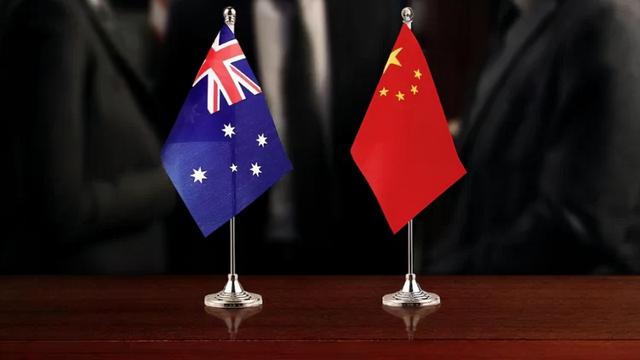 中国驻澳大使离任当天，澳洲一个举动十分掉价，中澳关系雪上加霜