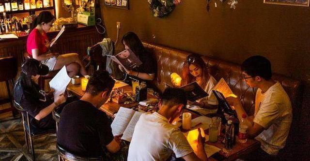 剧本杀不吃香了？一年倒闭上万家店，有从业者亏损达百万