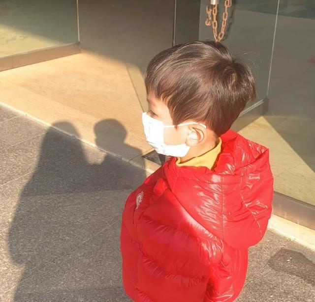 4岁男童积食便血，不爱吃饭，半年来，坚持一习惯，健脾消积