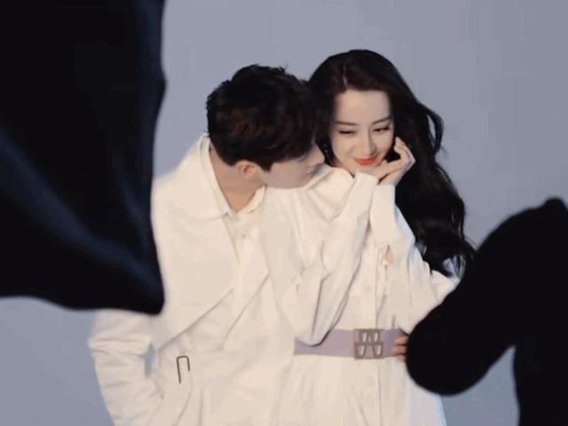 才觉得热巴扮演的凤九也美丽,但是是很有亲和力的美,加上高伟光成熟的