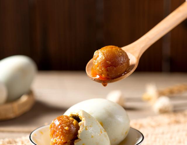 建议中老年人：冬季多吃4种健康食物，好吃不贵，对身体好