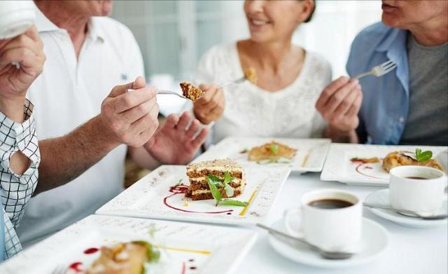 患了胃、十二指肠溃疡后在日常生活中应注意哪些事项呢？