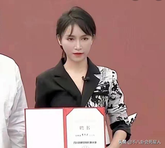 李子柒停更70天后亮相，头发凌乱妆很浓，她的悲惨遭遇不是个例