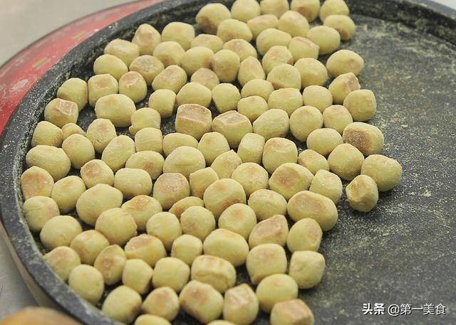 想吃零食不用买，4种面食详细做法，不用烤箱不发面，几分钟出锅