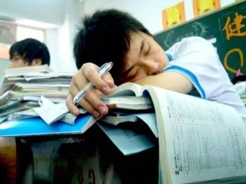 学霸都是天生的吗，并不完全是，学霸父母的辛酸又有谁知道