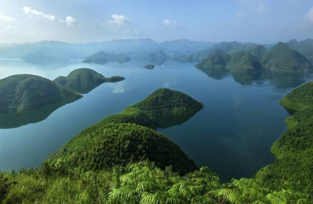 芝嘎阿鲁湖vs飞龙湖vs万峰湖,贵州最大的湖泊是哪个?插图1