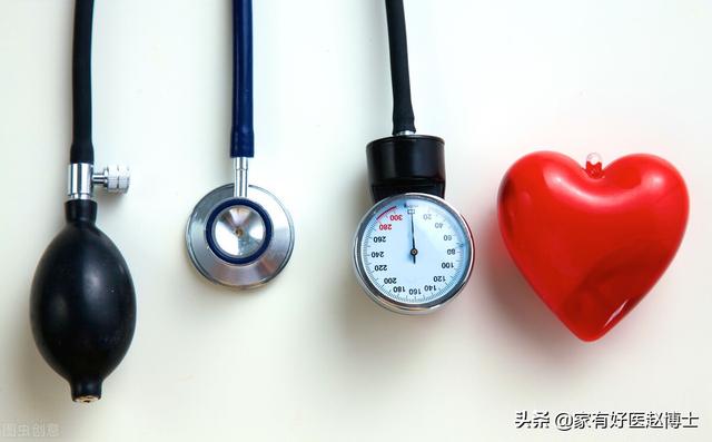 为何血脂没超标，医生却让吃降脂药？又为何有的血脂高不需吃药？