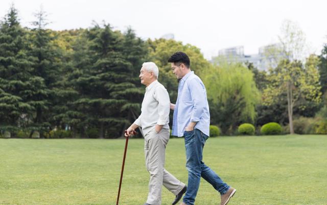 假如一辈子不吸烟不喝酒，会不会活得更久？一项研究给出答案