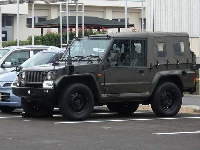 军用吉普车