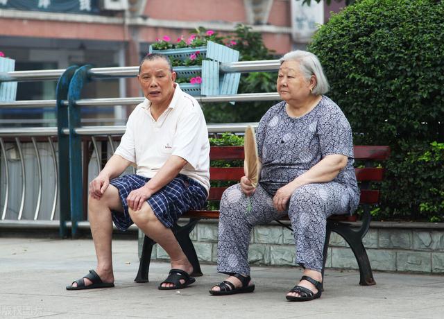 好事将近！2022年，养老金将有5大新变化，其中2个与农村朋友有关