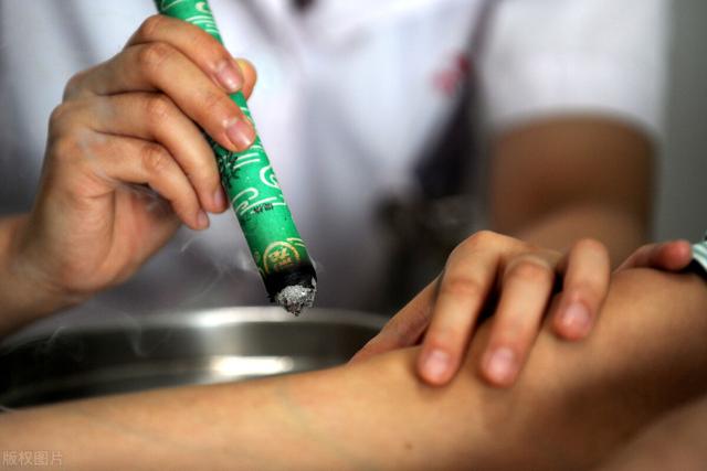 风湿和类风湿用艾灸可以治好吗？可以缓解关节的疼痛感