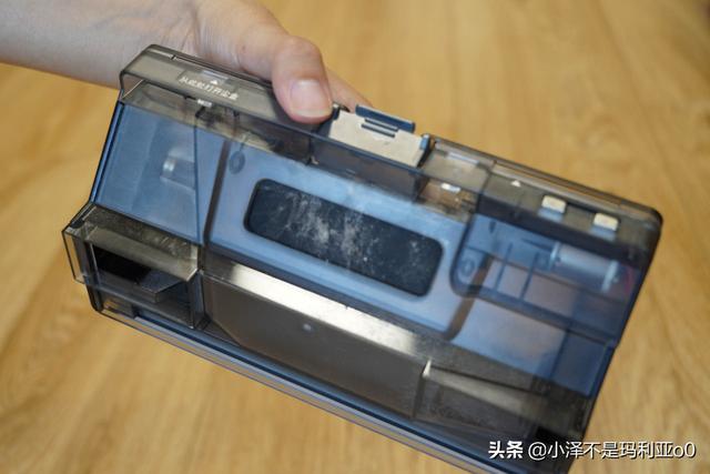 体验这款扫拖机器人之后，或许除菌是自动集尘扫拖地新的发展方向
