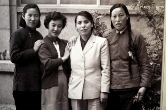 刘胡兰牺牲后，她的母亲和4个弟妹后来如何？个个都成栋梁