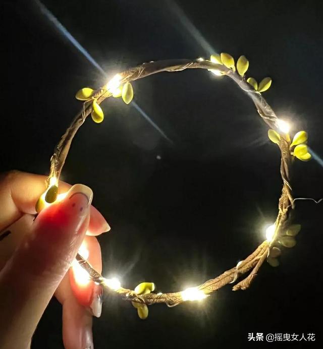 剖腹产一年半就偷偷厕所产子，虐打后丢垃圾桶，判四年细思极恐