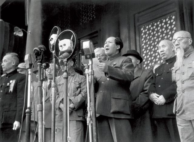 1949年开国大典，一僧一道登上天安门城楼，他们是谁？有何贡献？