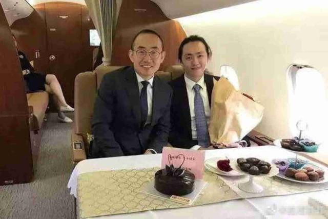 套现失败后，潘石屹夫妇高调现身美国看球，释放了什么信号？