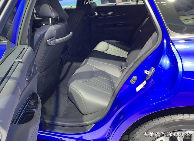 丰田“Mirai”国内首次现身！采用氢燃料动力，续航超800km