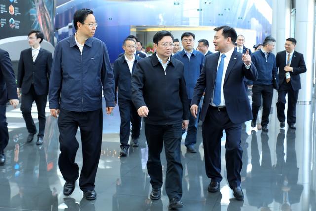 「今日通告」中国最有钱的隐形富豪身价几千亿(中国富豪榜2022前50最新排名)