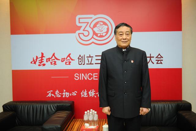 杭州千亿富豪往事：42岁下海，被独女说“土”，靠独创模式打江山