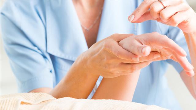 胃口不好，胸闷，舌苔厚腻怎么办？试试这四味寒热并治的中药