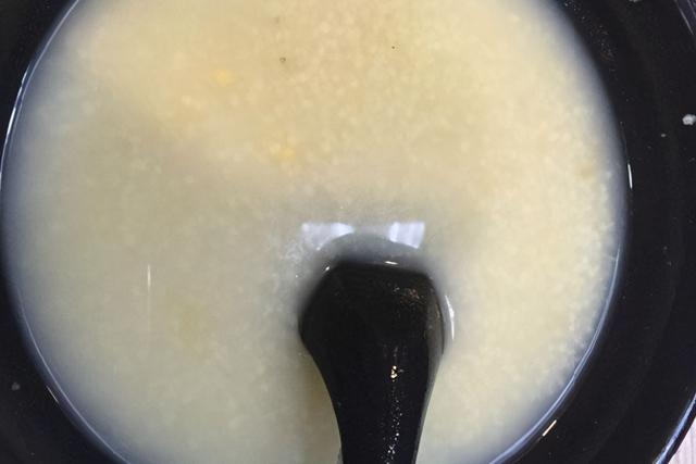 河北一男子坚持喝小米粥养胃，6个月后，身体怎么样了？