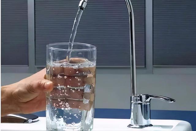 了解清楚水中微量元素的本质后，再来选择使用哪种精度的净水器