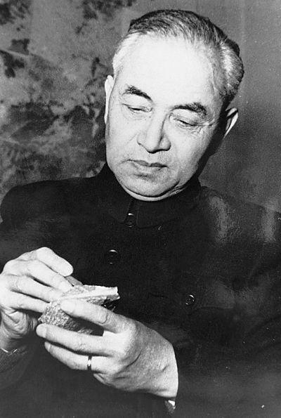 李四光简介:48年前的今天，帮中国造出原子弹，找到石油的科学家李四光逝世