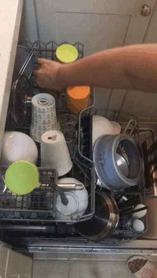 洗碗机的工作原理是什么（新买的洗碗机居然洗不了碗）