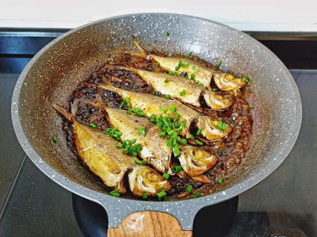 入秋后，不管有钱没钱，多吃这4种海鱼，营养极高，孩子要多吃