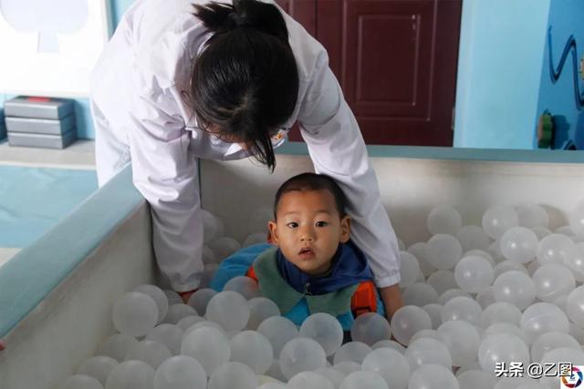 妻子身怀9斤巨婴，丈夫坚持让其顺产，孩子出生后追悔莫及