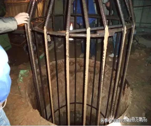 自动卸土页式过滤机