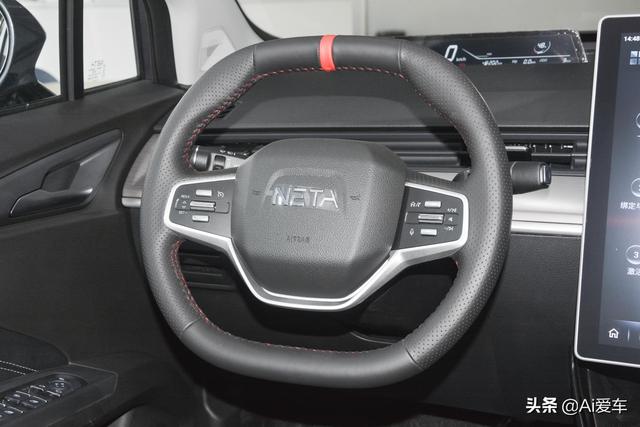 低价高配快充代步车，续航401公里空间实用，养车便宜，实拍哪吒V