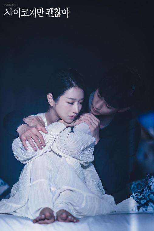 7金秀贤复出新作,与长腿美"魔女"大谈恋爱,大秀腹肌 : 恋爱的那点事