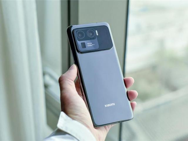 年度“四大旗舰”手机对比，详细分析优点、缺点，谁才是“机皇”